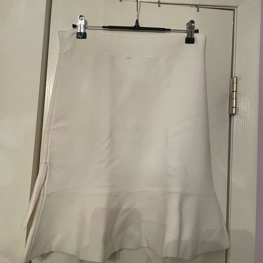 BCBG White skirt